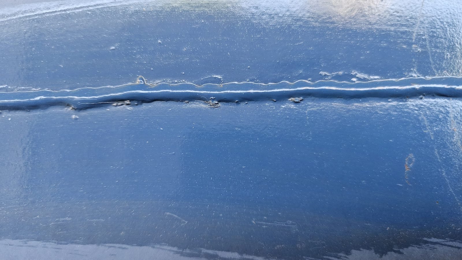 Válvula de dreno e tubulação de tanque de diesel aéreo verificadas durante inspeção